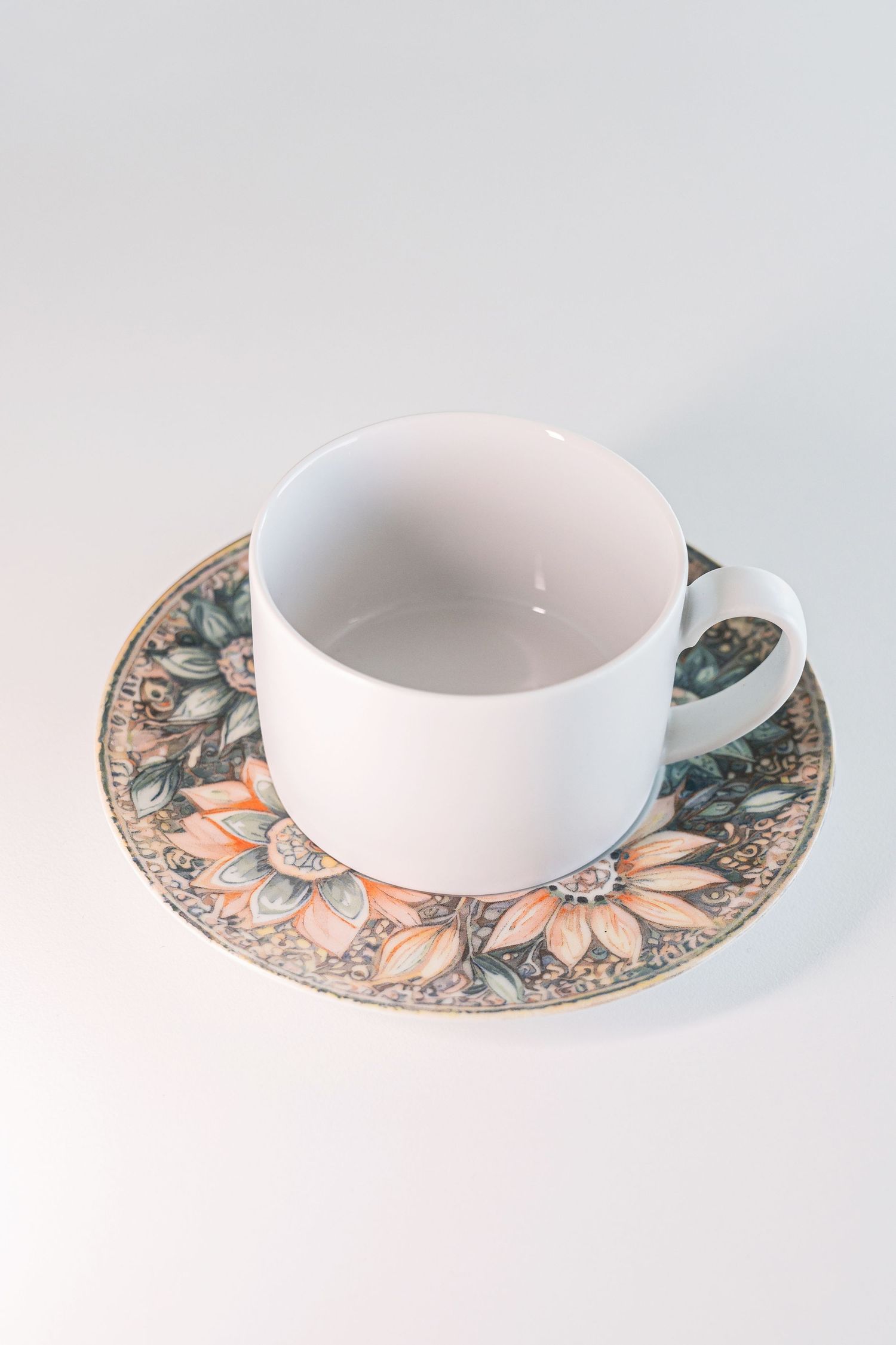 Dreamy Flowers porcelain collection with digital print by G. Benedikt.