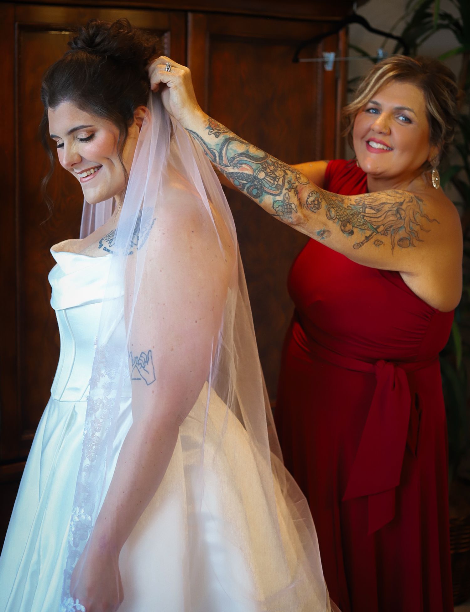 Wedding session by Nicole Banet Photography.