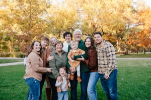 Extended family photos at Eastborough Park in Wichita, KS
