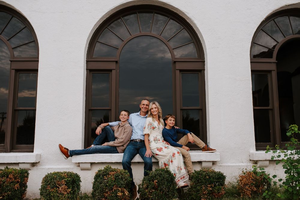 Wichita family photographer - downtown Oxford vista photo session