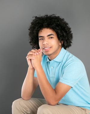 Senior portraits in Sarasota & Bradenton that reflect your style, confidence, and story. Celebrate your graduation with Imageana.
