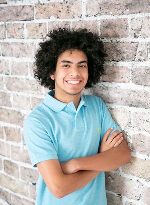 Senior portraits in Sarasota & Bradenton that reflect your style, confidence, and story. Celebrate your graduation with Imageana.