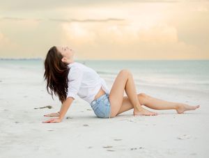 Senior portraits in Sarasota & Bradenton that reflect your style, confidence, and story. Celebrate your graduation with Imageana.