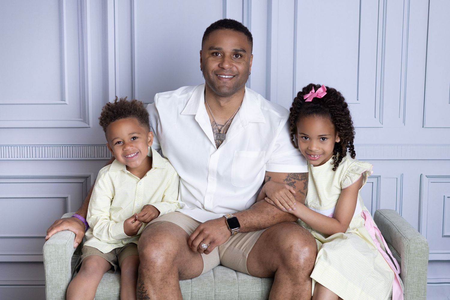 Meredith Rowlen is an award winning Childrens Photographer in Birmingham AL with over 20 years of photography experience.
