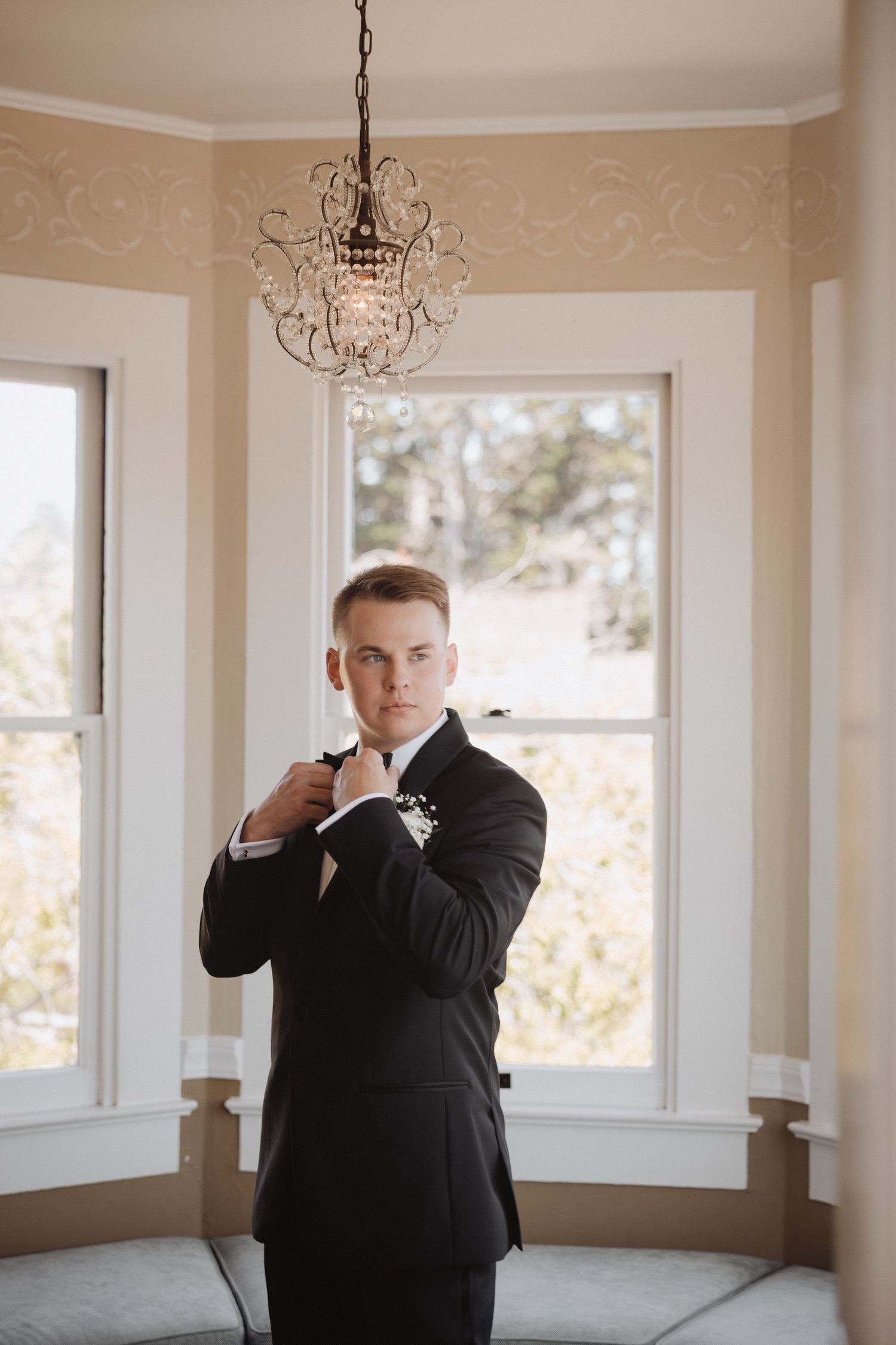 groom portraits