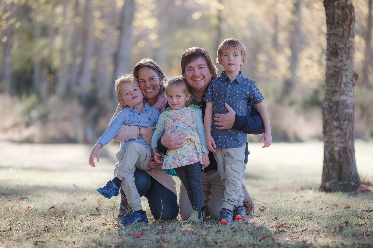 Family portrait photo with kids in North Canterbury