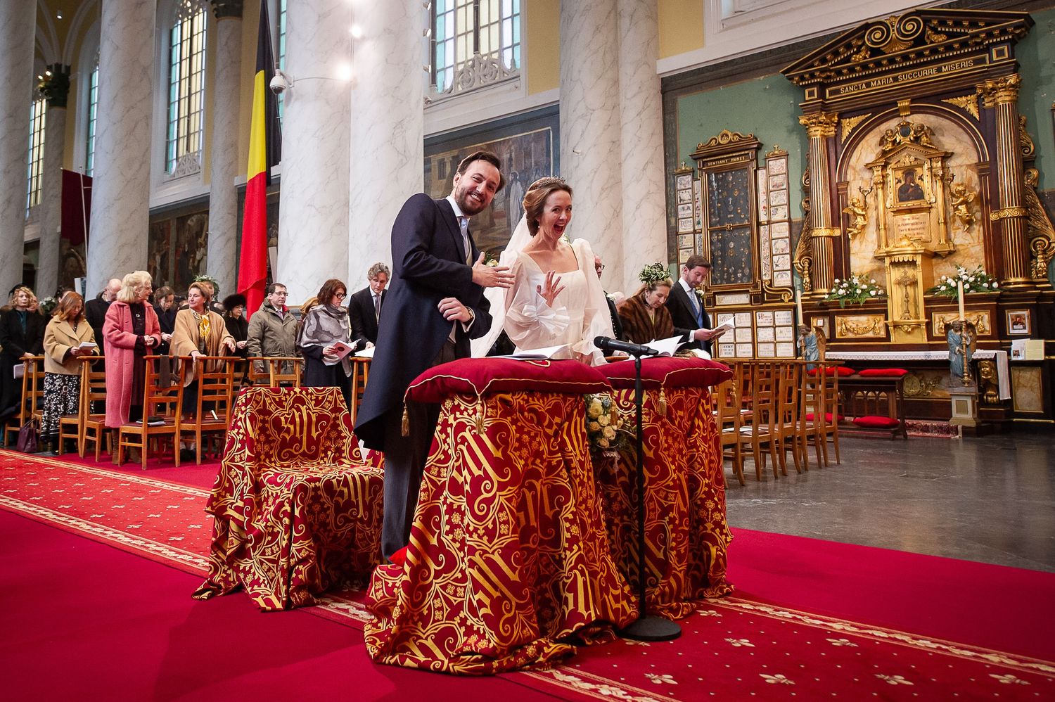 Photo des mariés à l'église mariage à Terblock