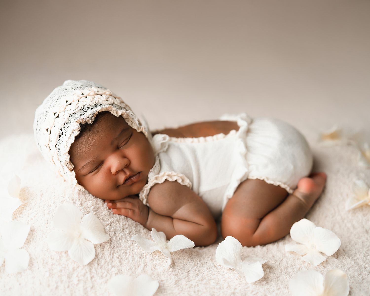 Newborn photography studio located in between Atlanta, Georgia and Birmingham, Alabama with full service photo studio.