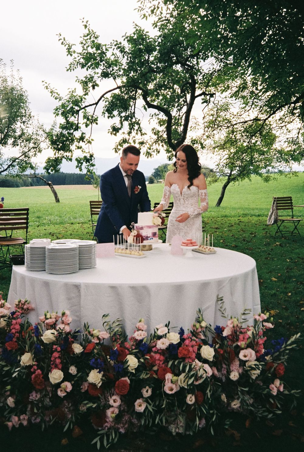Analog wedding photograph captured on Kodak Gold 200 film, showing an honest and unposed moment.