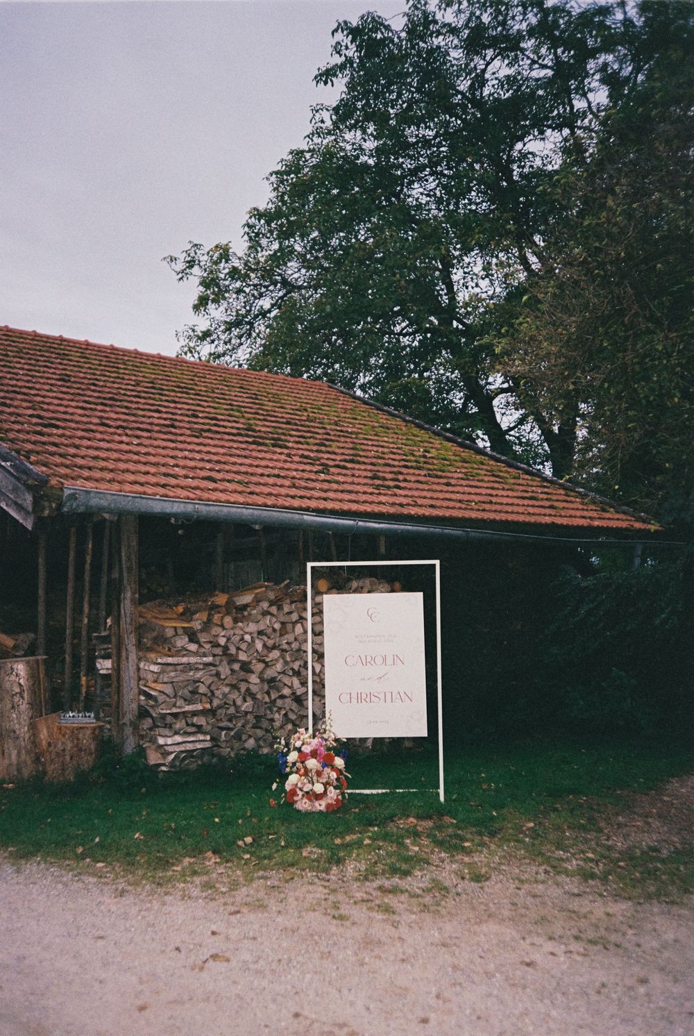 Analog wedding photograph captured on Kodak Gold 200 film, showing an honest and unposed moment.