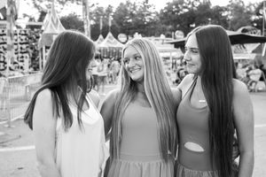 Knoxville, Tennessee Photographer
Courtney Haskins
Courtney Renee Images
Knoxville Photographer
Best Friend Photoshoot
Fair Photoshoot