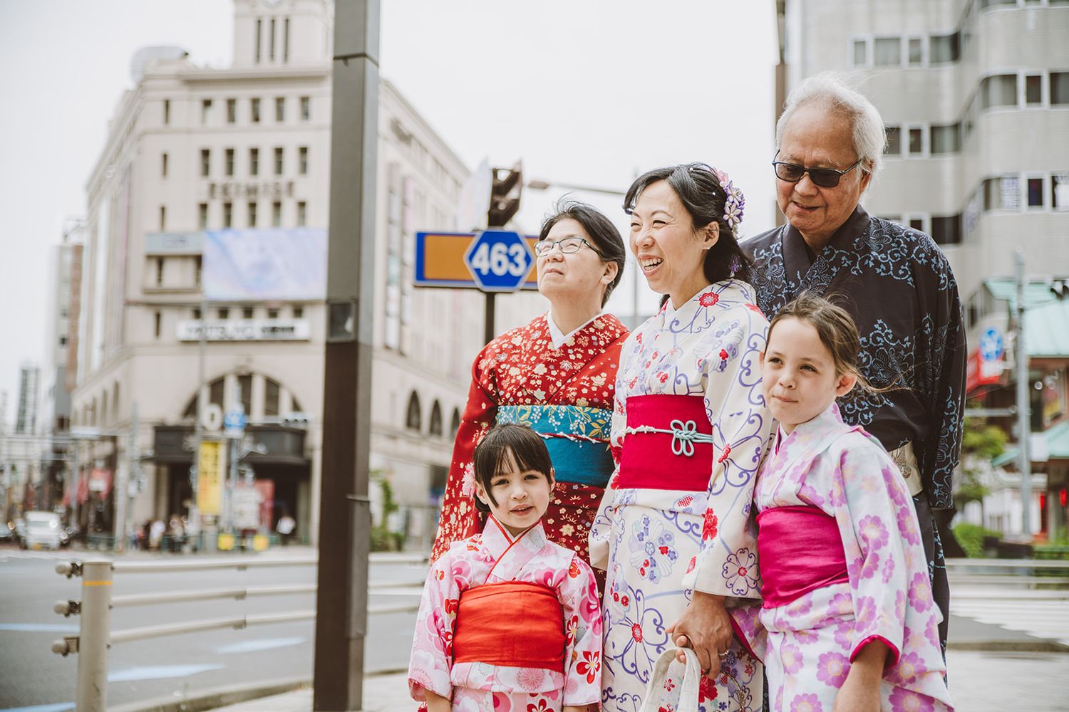 Candid family photography in Tokyo with professional photographer Miki Sakai, Tokyo Photographer, Tokyo Family Photographer, Tokyo Vacation