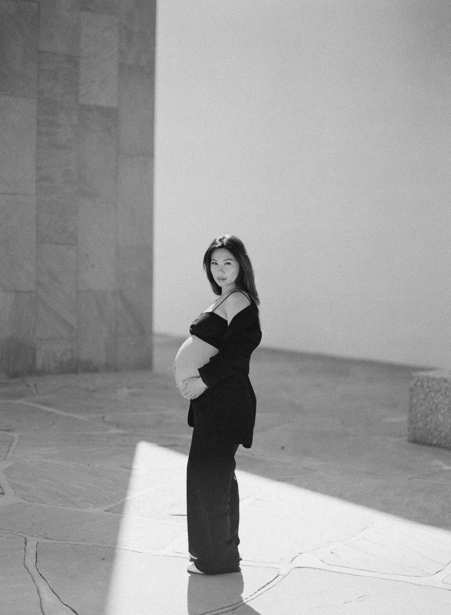 Maternity Shoot in California with Natural Maternity Photography Poses