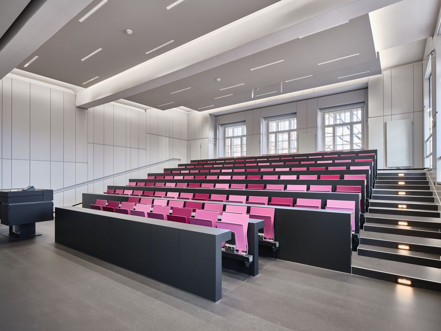 Architekturfotografie 
Beyer-Bau Dresden Hörsaal
Katharina Klopfer, Dresden