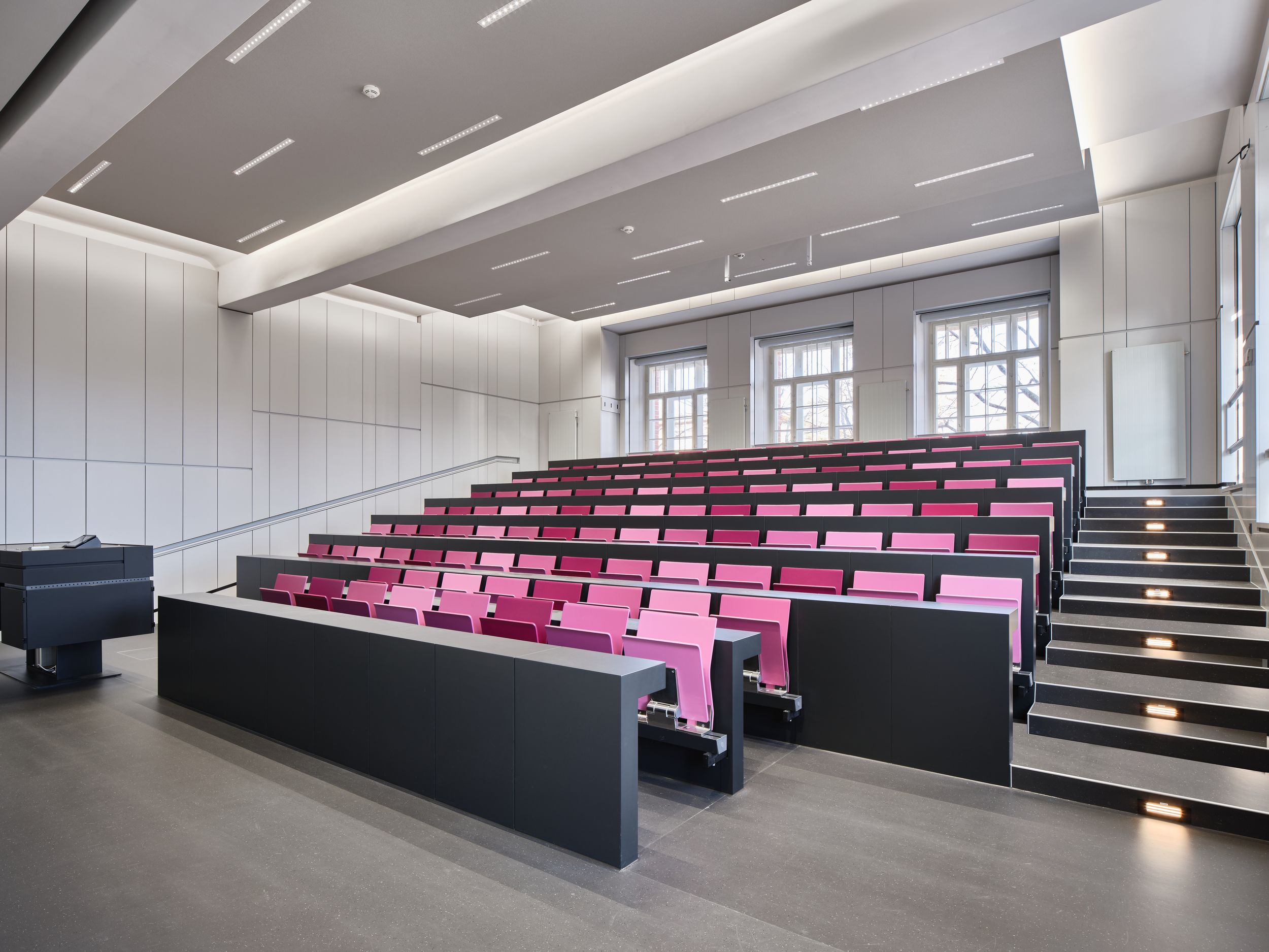Architekturfotografie 
Beyer-Bau Dresden Hörsaal
Katharina Klopfer, Dresden