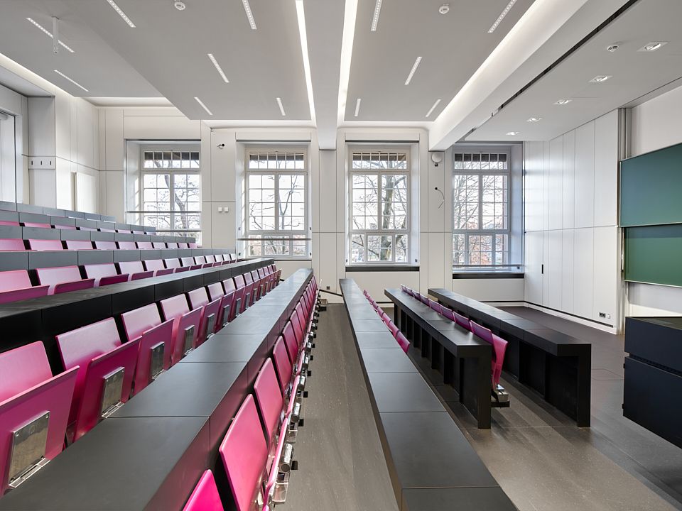 Architekturfotografie 
Beyer-Bau Dresden Hörsaal
Katharina Klopfer, Dresden