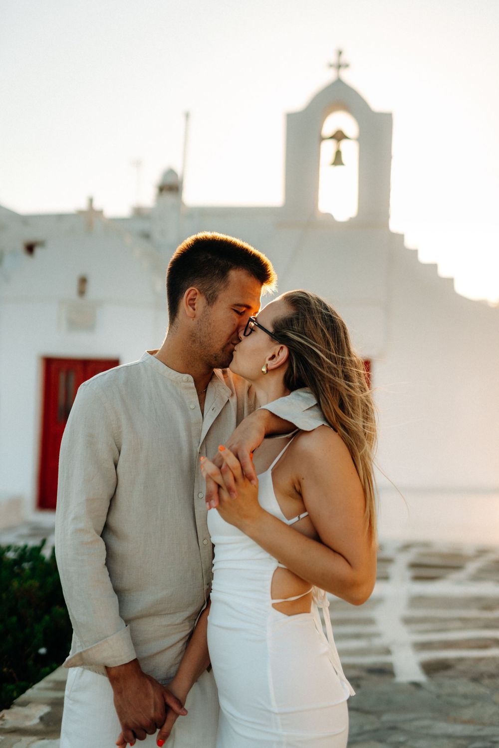 Romantické párové focení u moře na Mykonosu, foceno fotografem Lukášem Vavřincem