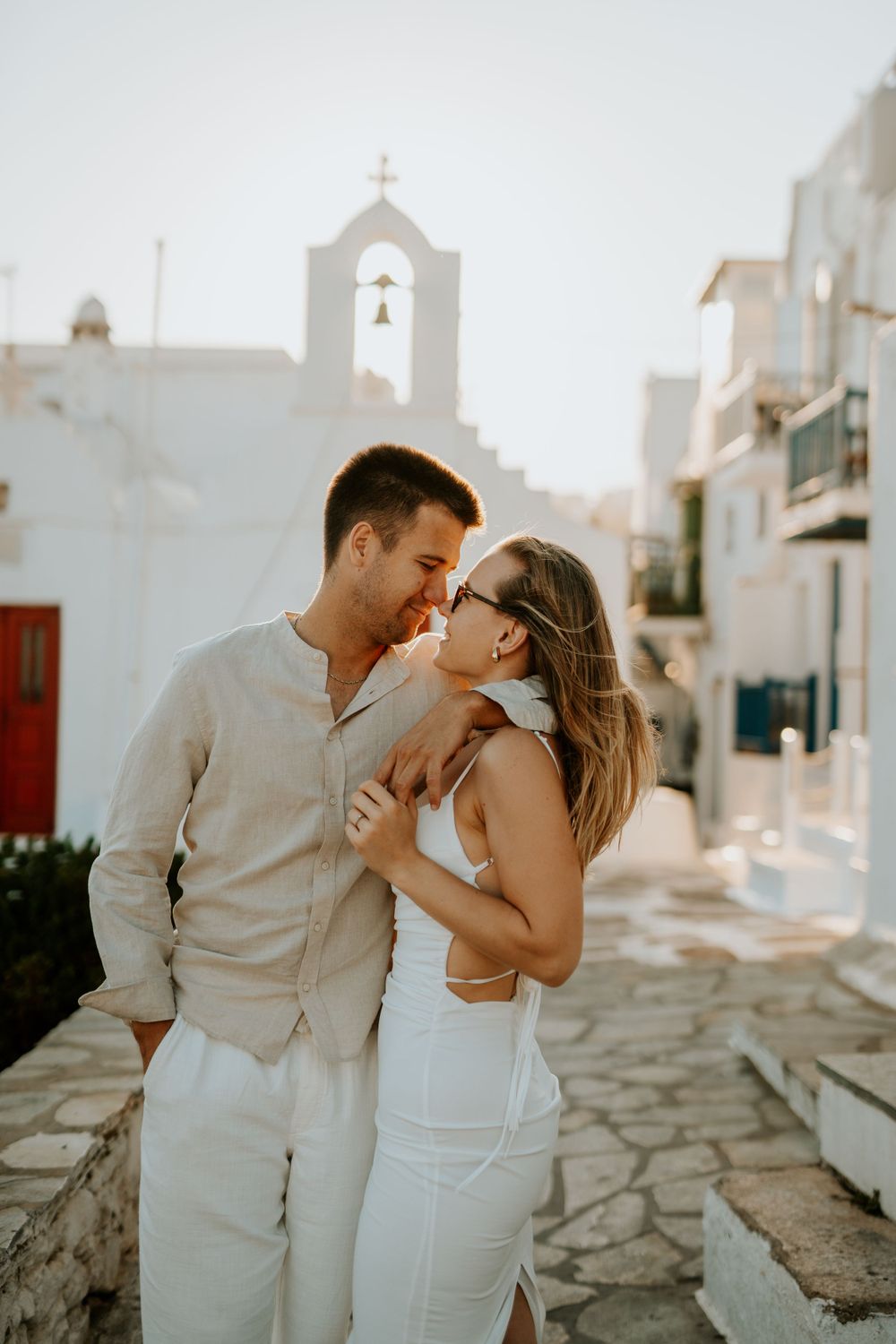 Romantické párové focení u moře na Mykonosu, foceno fotografem Lukášem Vavřincem