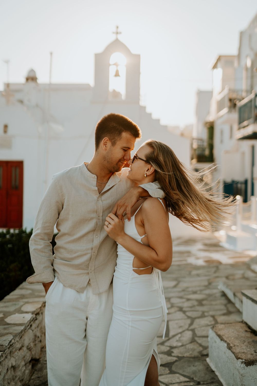 Romantické párové focení u moře na Mykonosu, foceno fotografem Lukášem Vavřincem