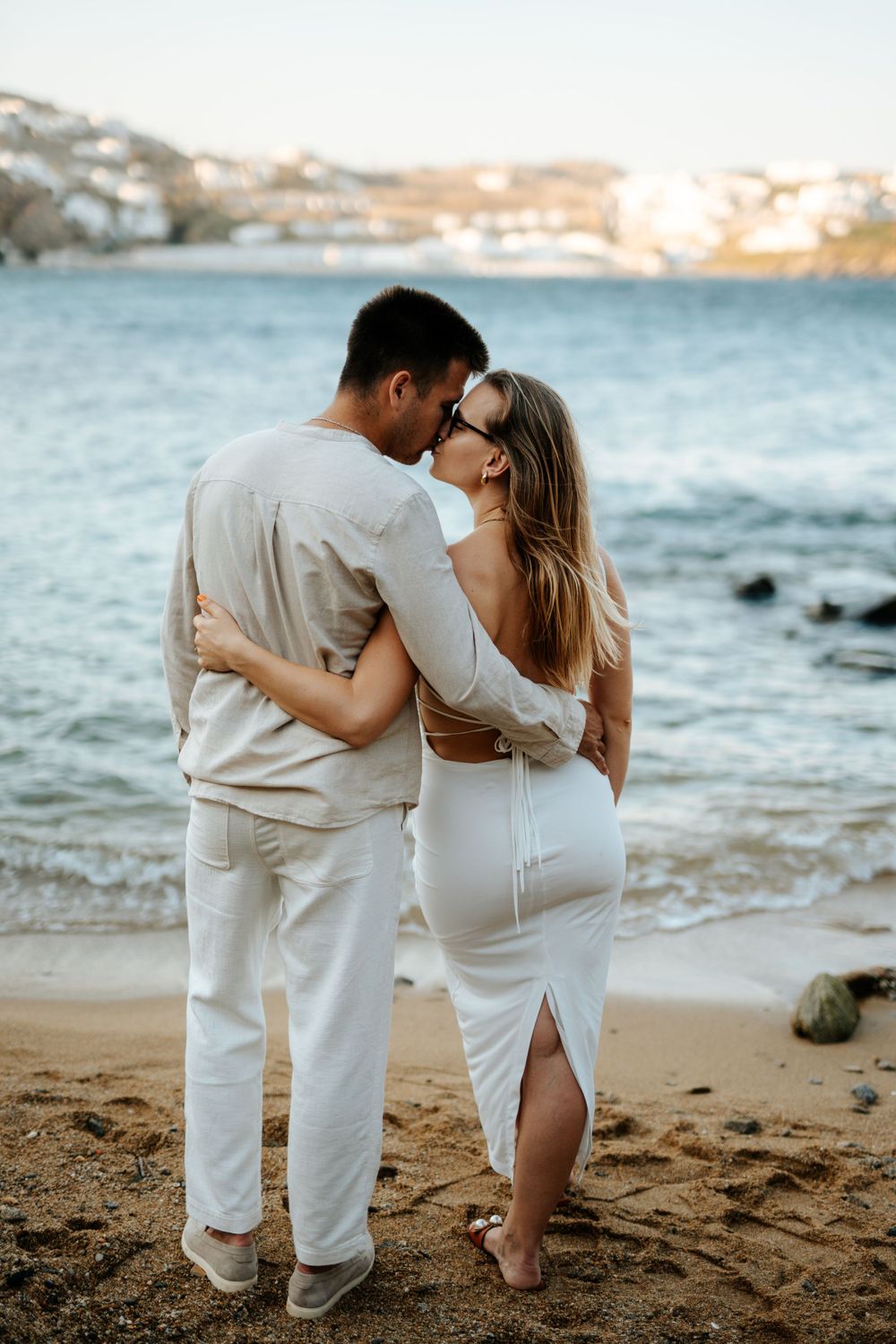 Romantické párové focení u moře na Mykonosu, foceno fotografem Lukášem Vavřincem