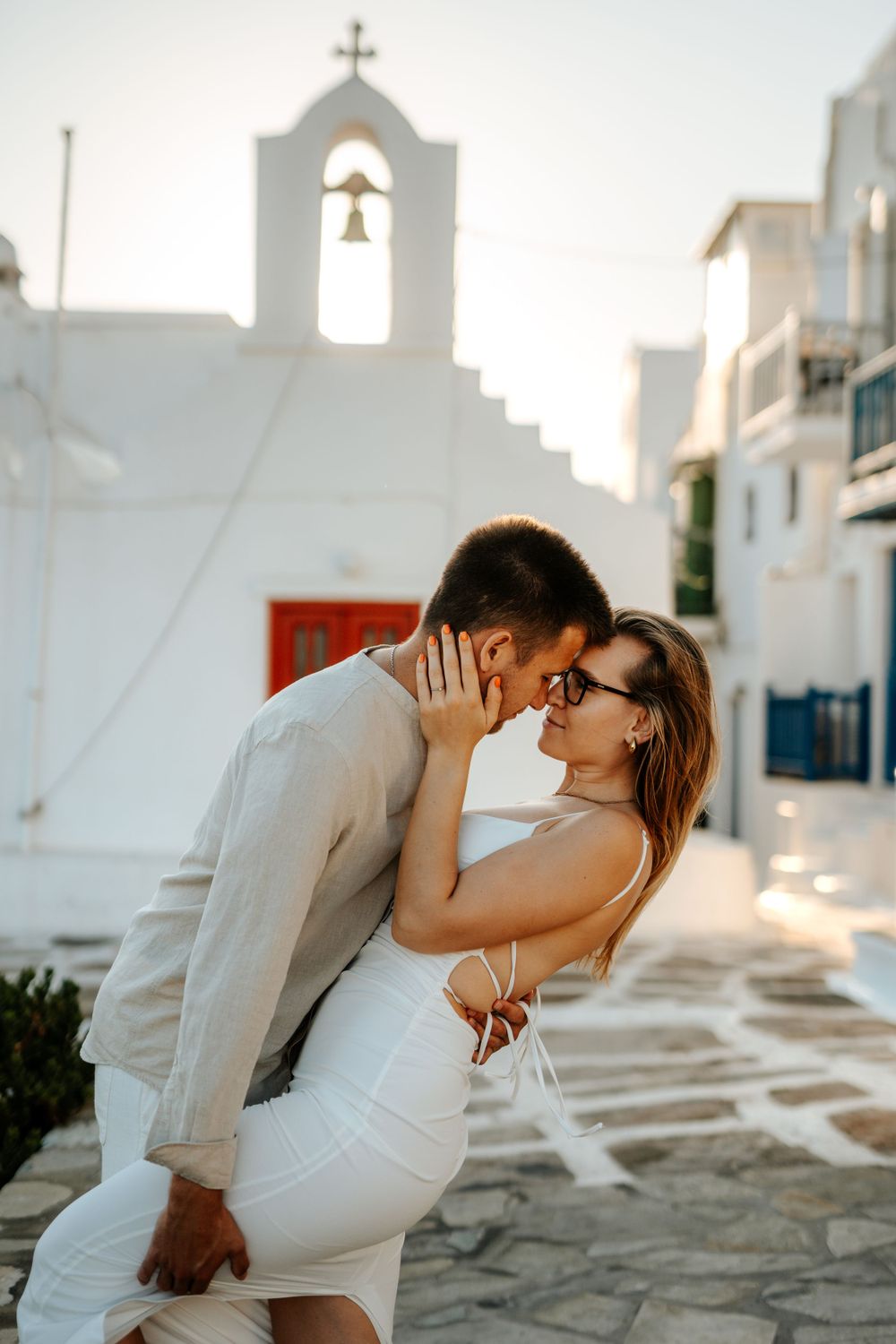 Romantické párové focení u moře na Mykonosu, foceno fotografem Lukášem Vavřincem