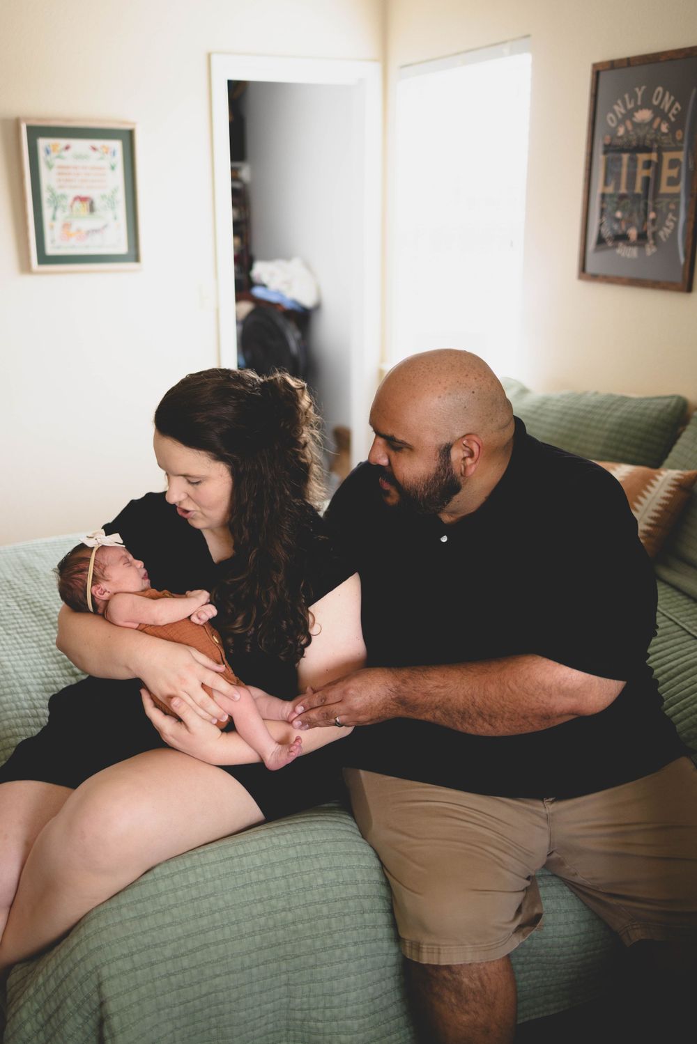 reverie-photo-helotes-san-antonio-family-photographer-in-home-newborn-session