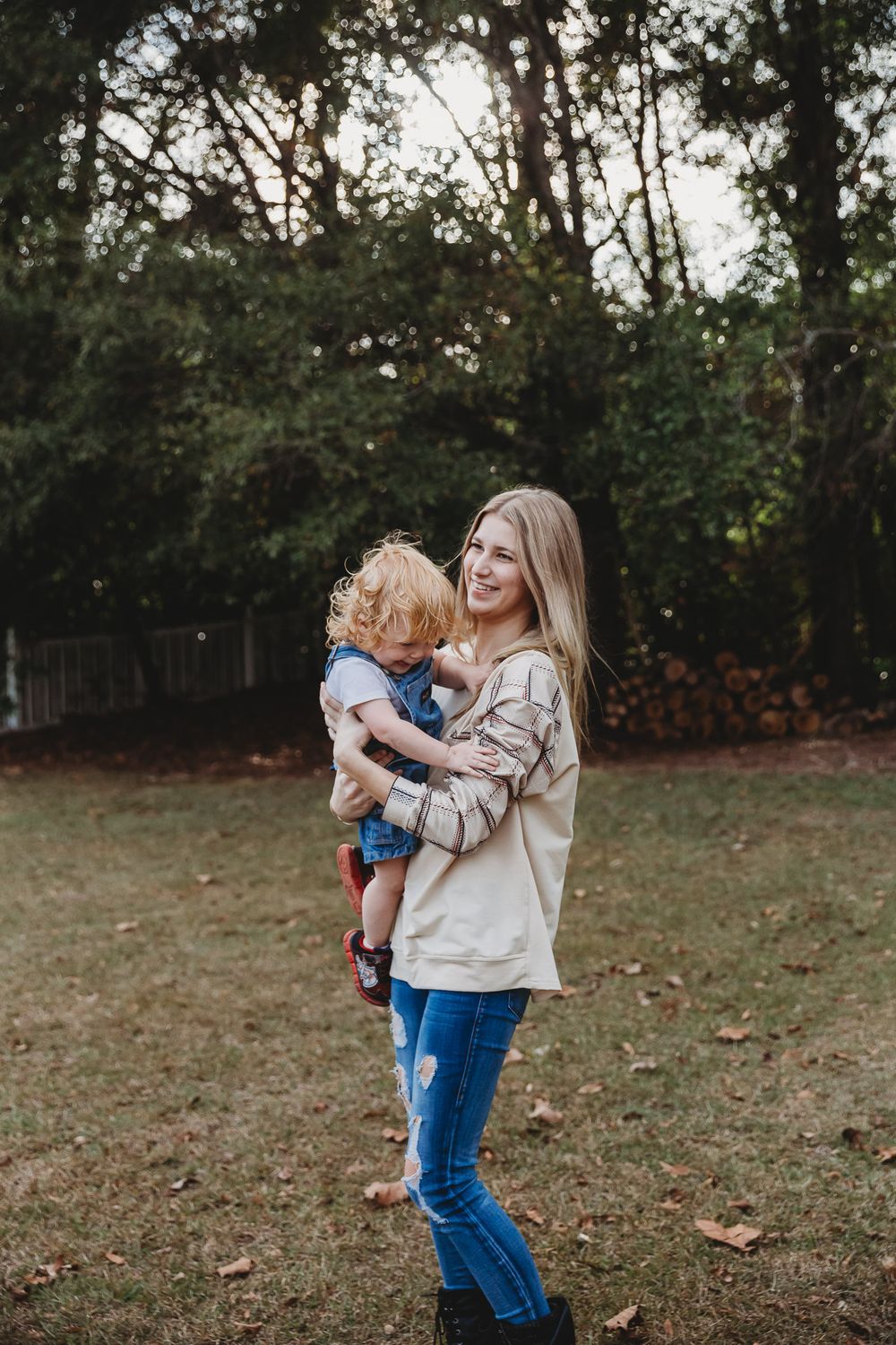 Lifestyle Documentary Photoshoot
Danielle Whitney Photography
Based in Dothan, AL.
