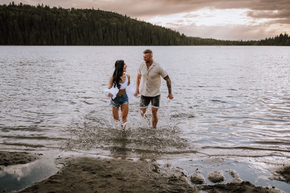 Alberta.Calgary.Edmonton Wedding Photographer JRoyale Photography Couple session water session
