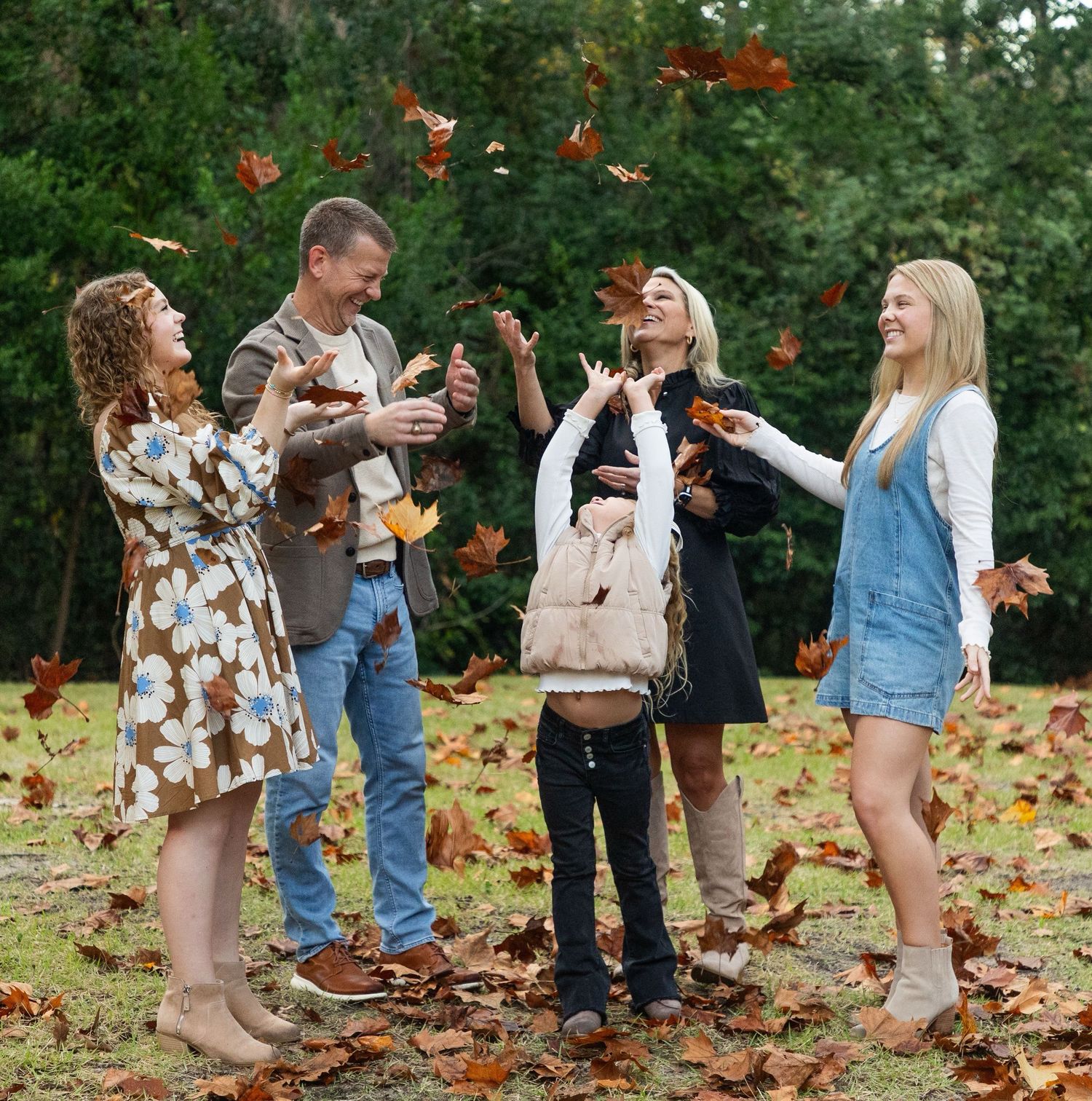 MASON JAR PHOTOGRAPHY CAPTURES FALL FAMILY PHOTOS IN LEXINGTON, SC