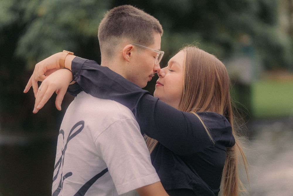 Couple amoureux lors d’une séance photo lifestyle