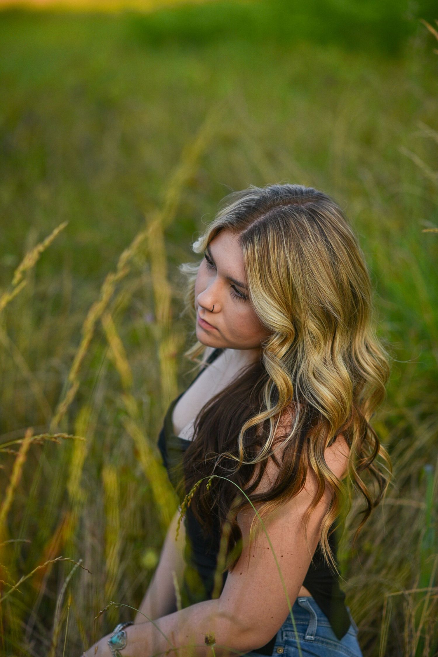 Senior session, outdoor, rustic vibes, boho