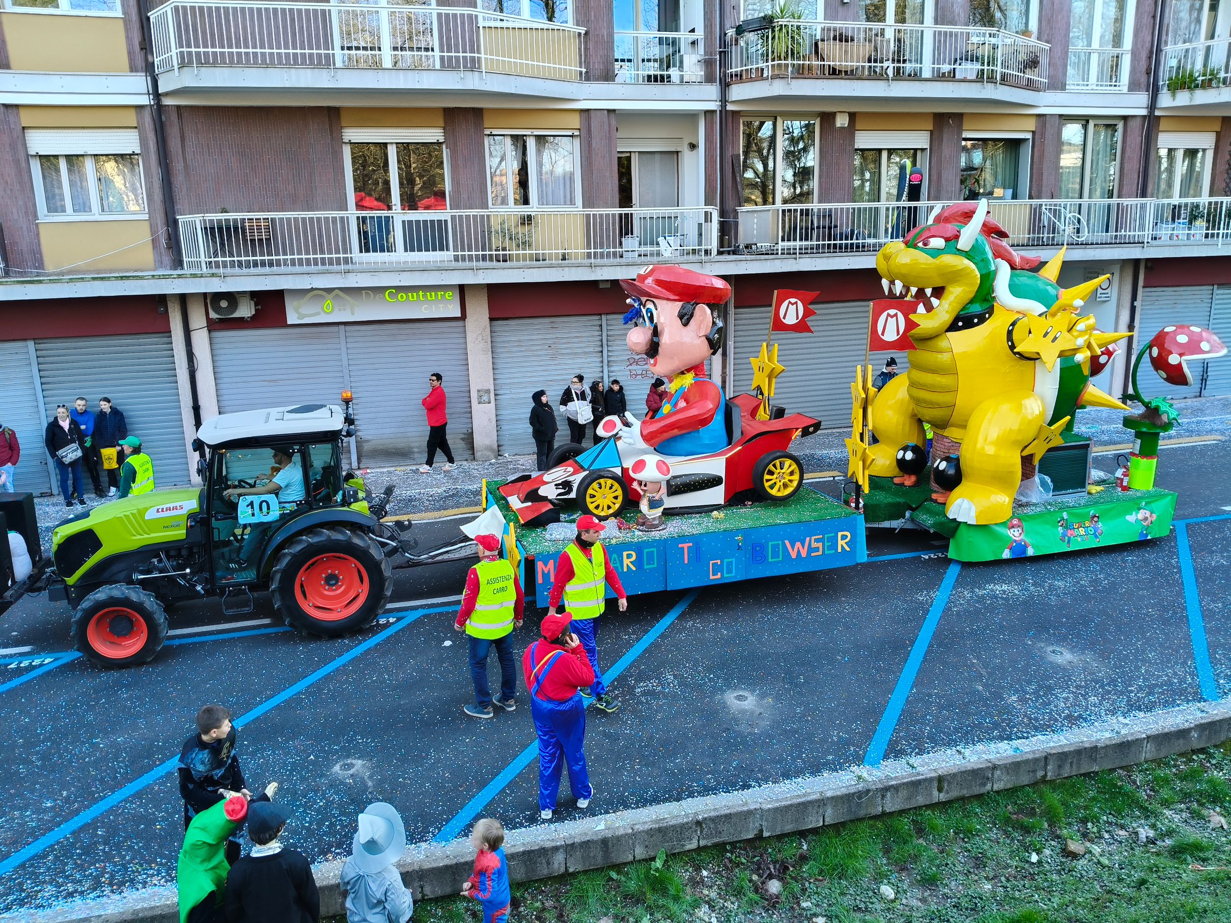 Treviso Carnival Parade 2026. The Sanvecarri Association with the show “Me with Mario, you with Bowser!”.
