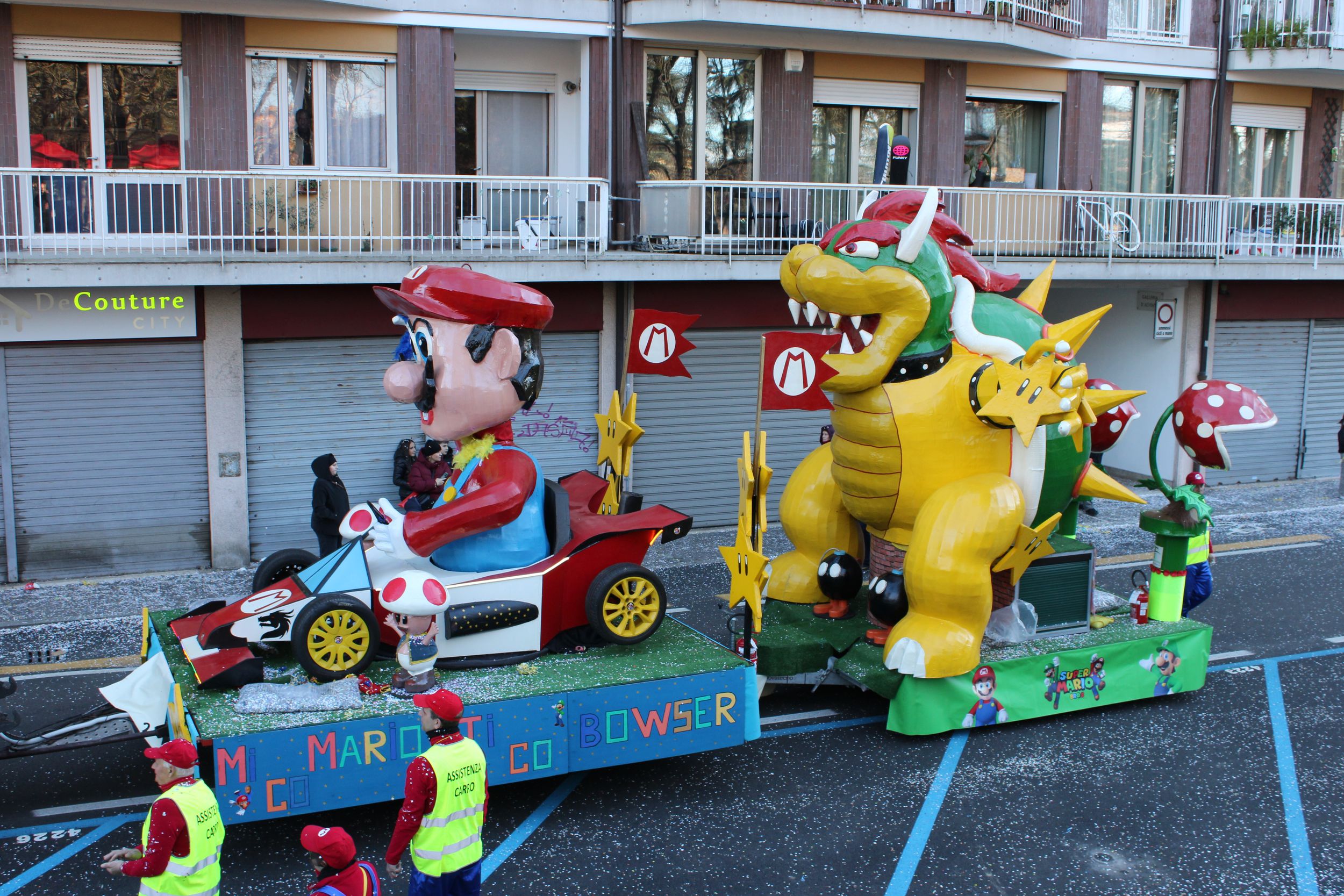 Treviso Carnival Parade 2026. The Sanvecarri Association with the show “Me with Mario, you with Bowser!”.