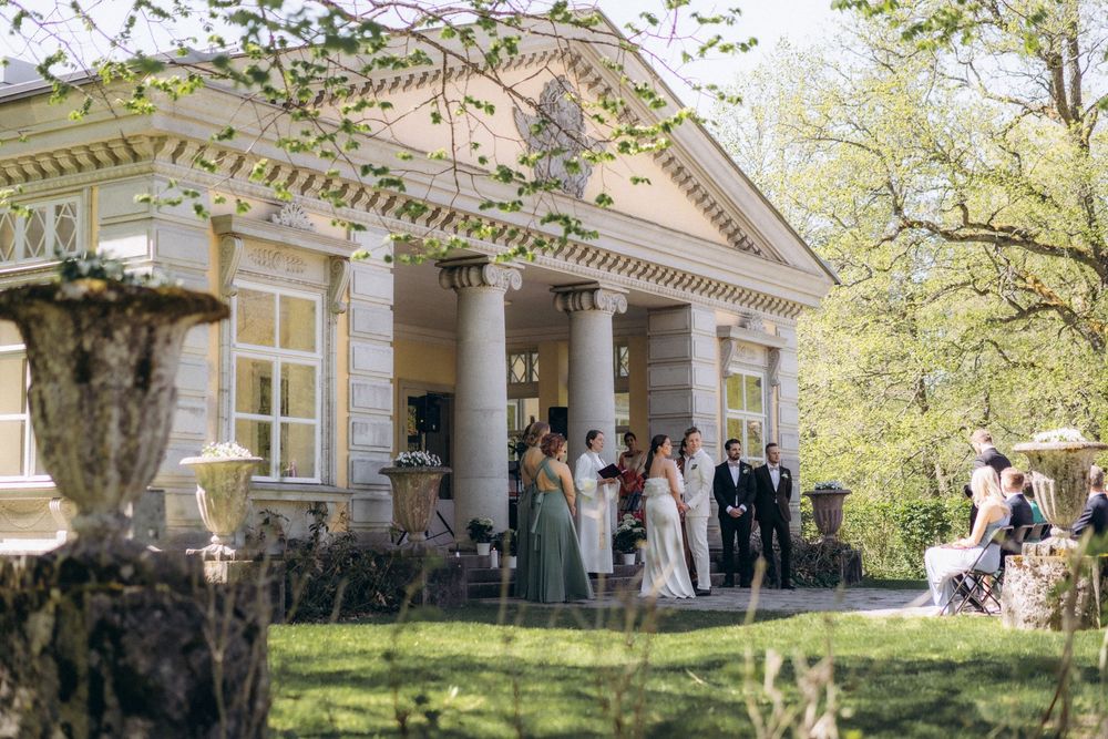 wedding ceremony Espoon Kartano summer wedding Finland
