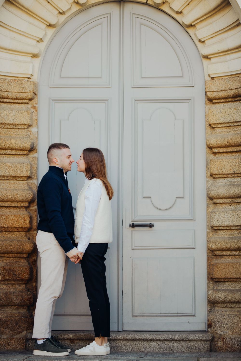 Photographe Rennes, séance engagement avant votre mariage, une séance couple au Parc du Thabor Louise de Vallavieille