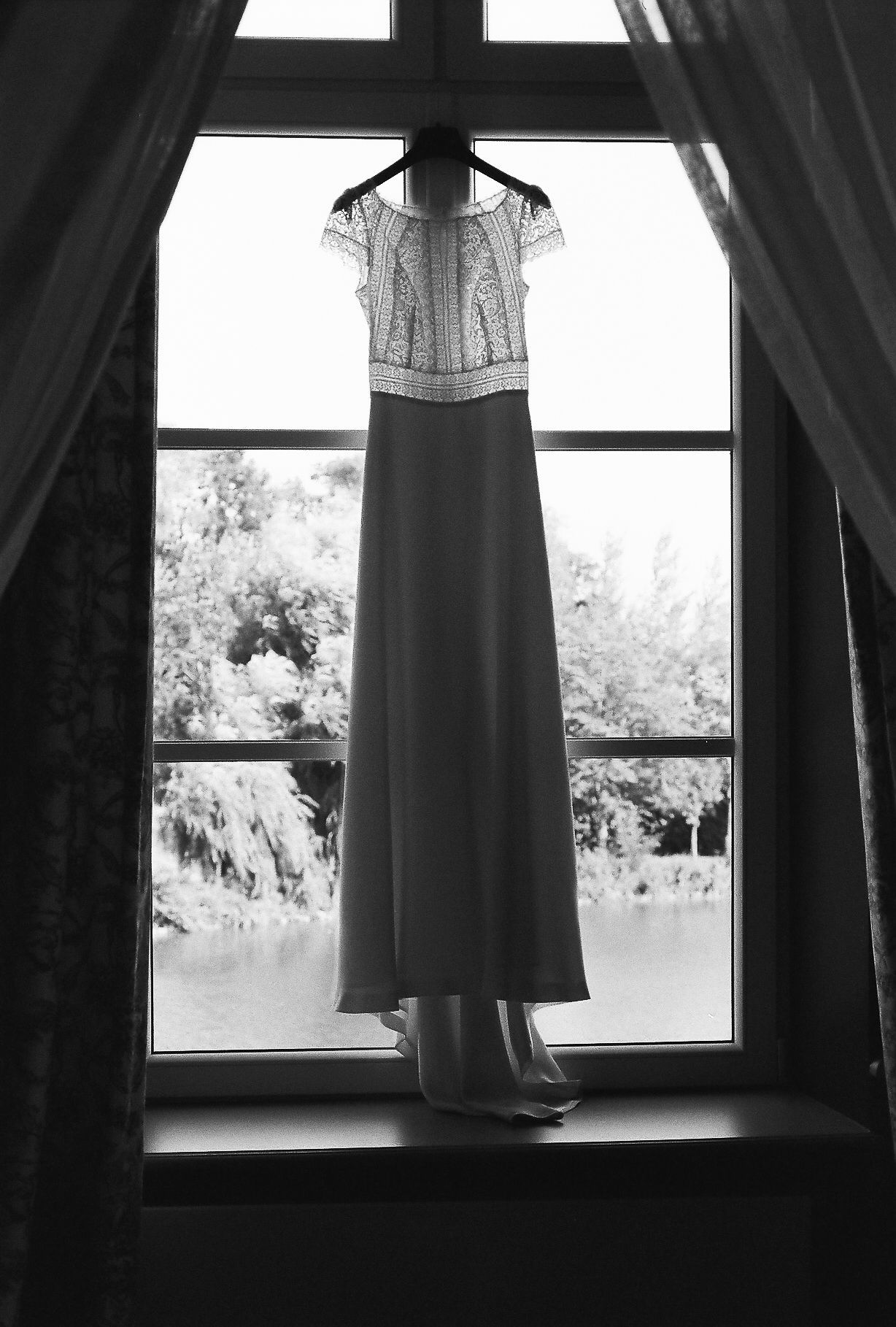 photo argentique noir & blanc robe de la mariée