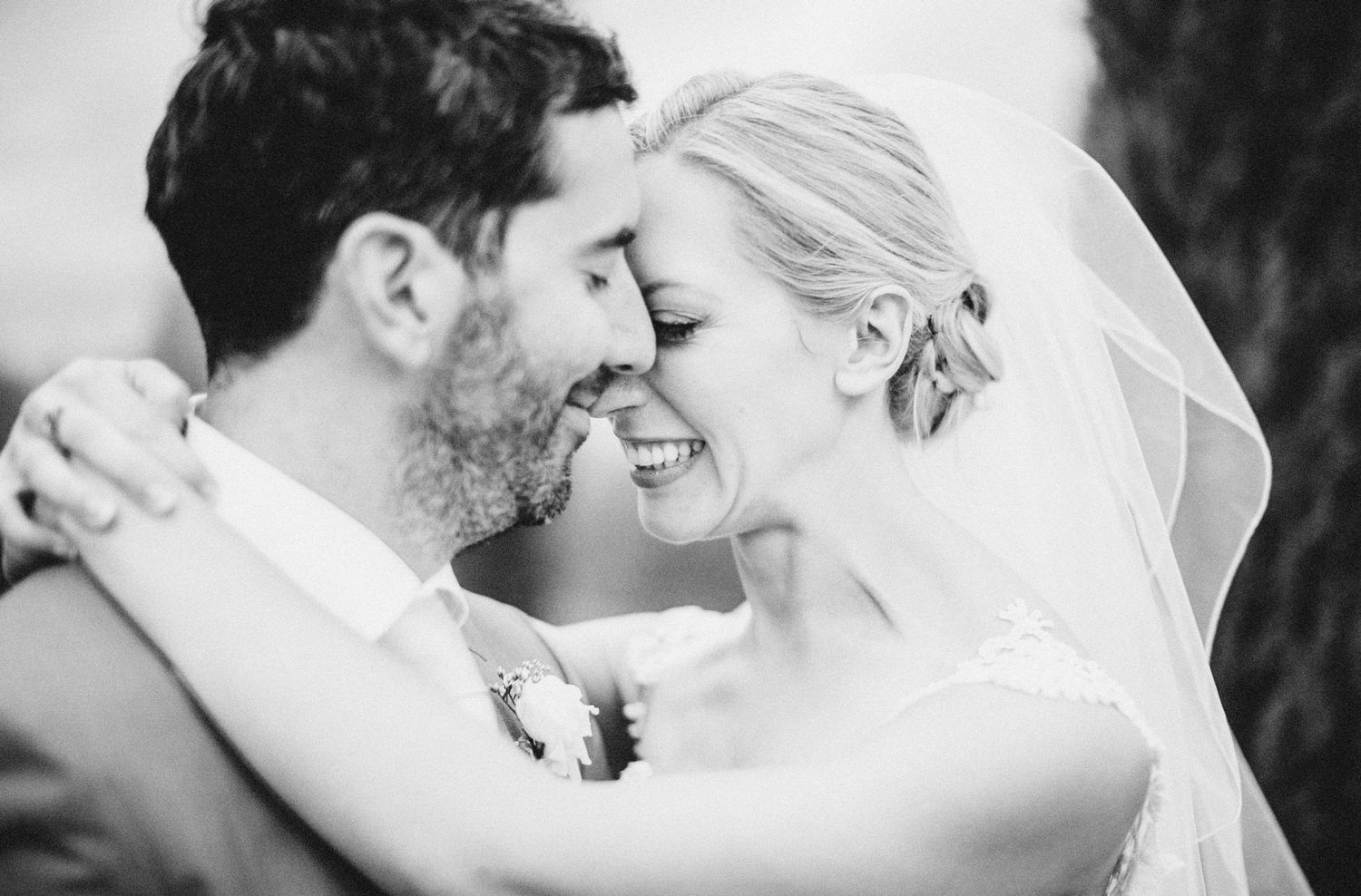 Romantic couple portrait during Provence wedding at Comptoir Saint-Hilaire