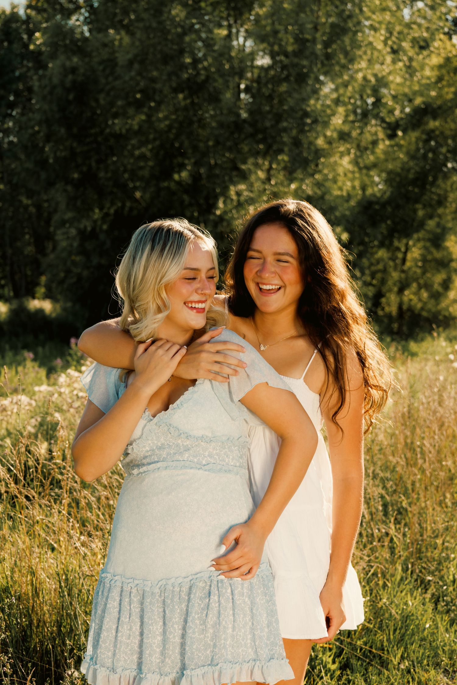 Best friend Senior Session. Country feel, Youthful, Playful, Cinematic