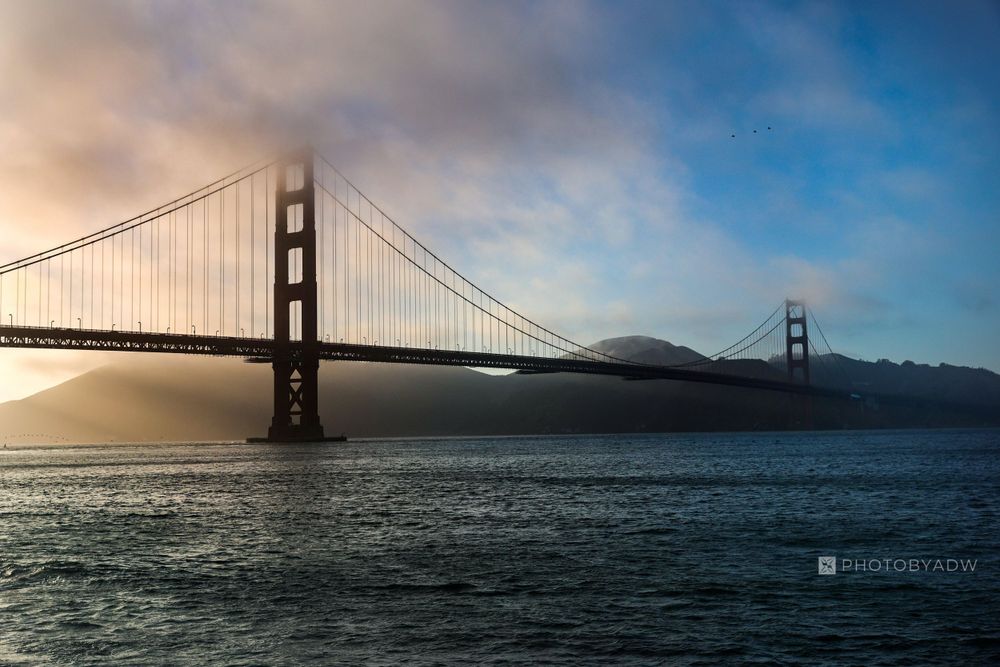 Golden Gate Bridge during dusk hours