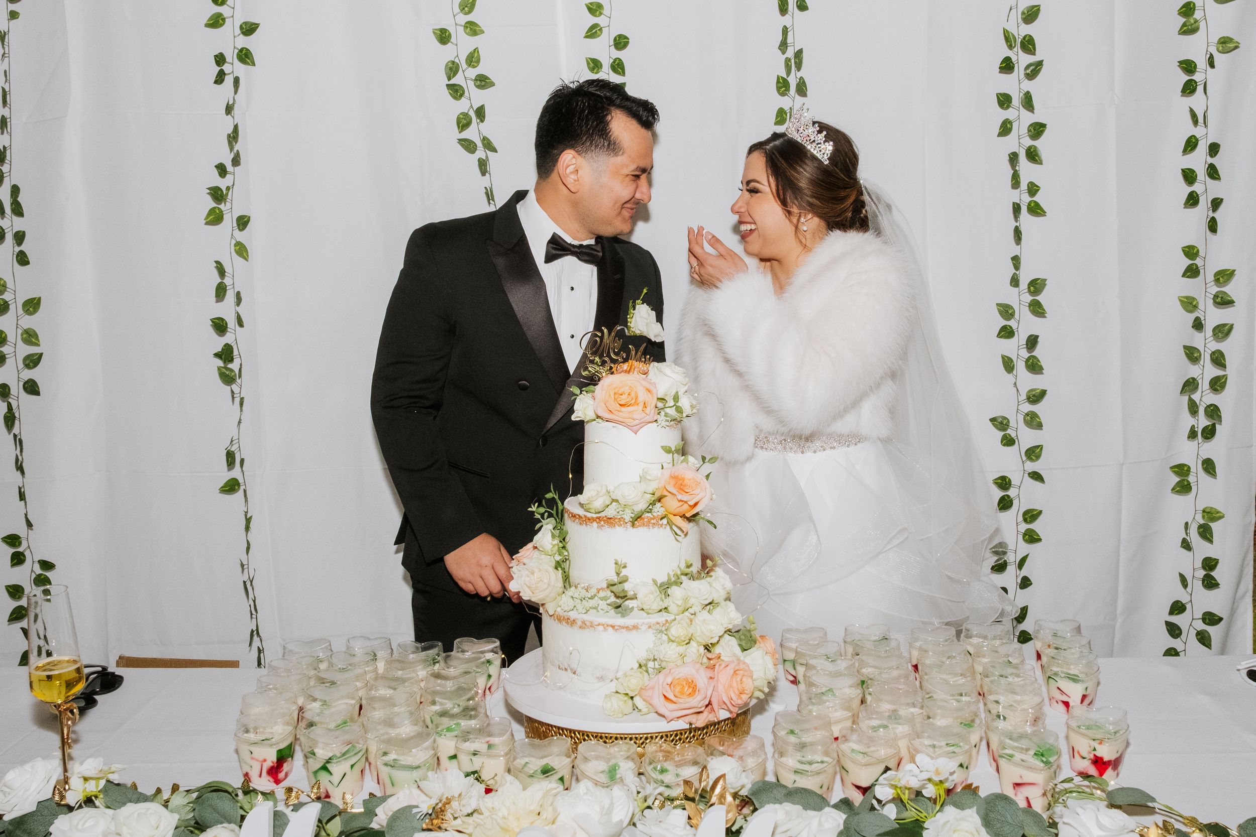 couple at cake cutting.