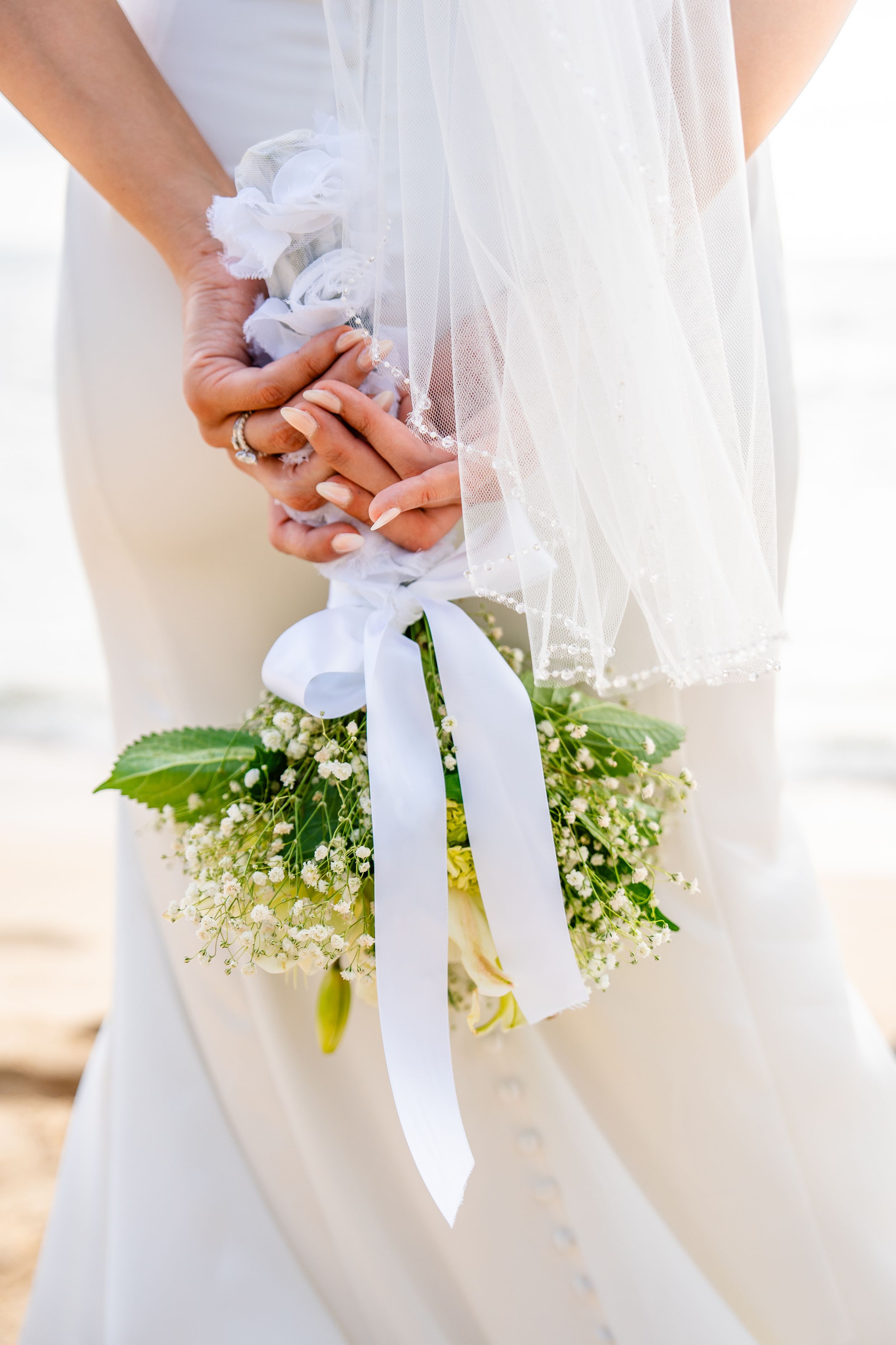 Kailua Kona Big Island wedding & elopement photographer capturing romantic, natural moments across Hawaii. Sunset beach & adventure sessions