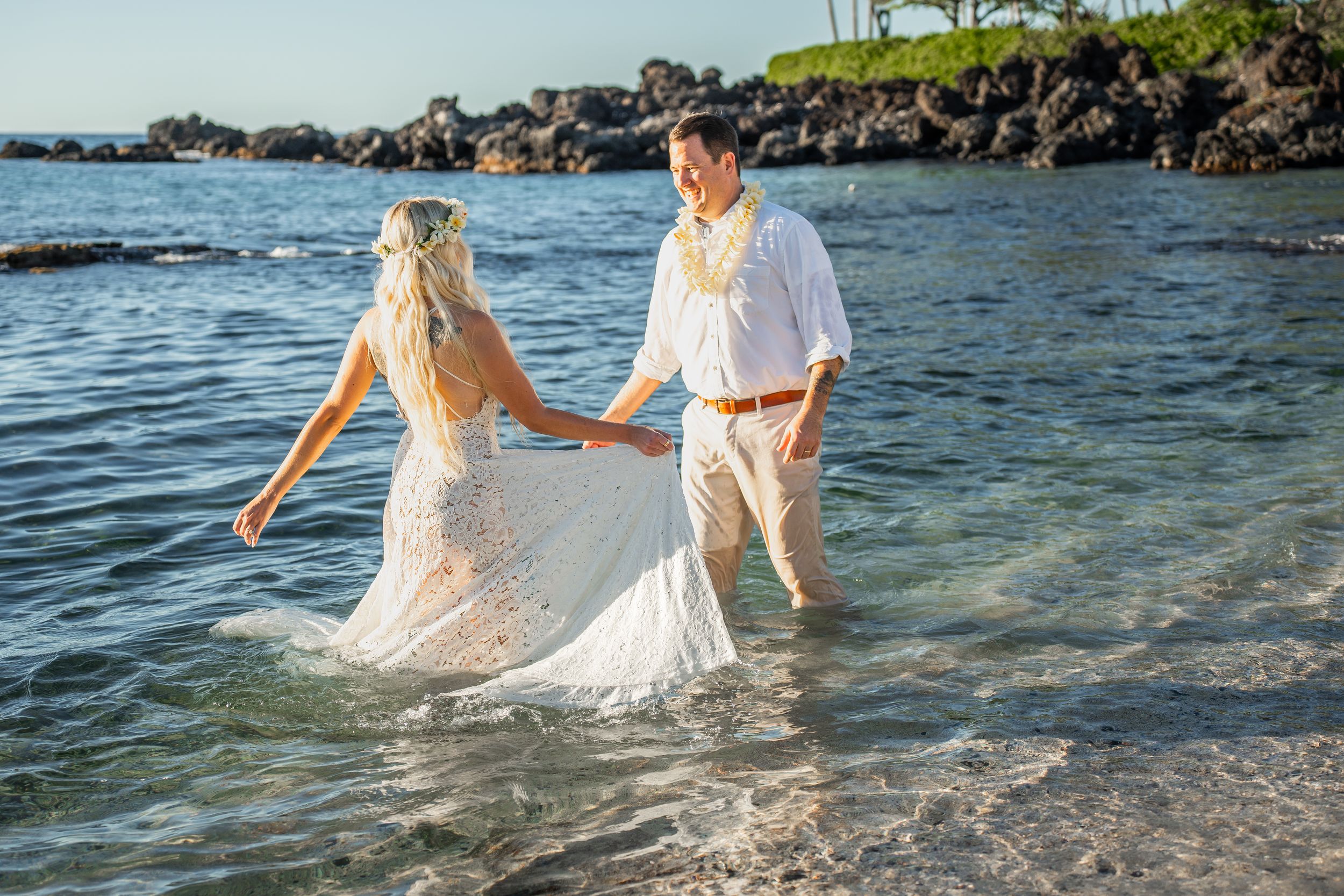 Hawaii Big Island wedding & elopement photographer capturing romantic, natural moments across Hawaii. Sunset beach & adventure sessions