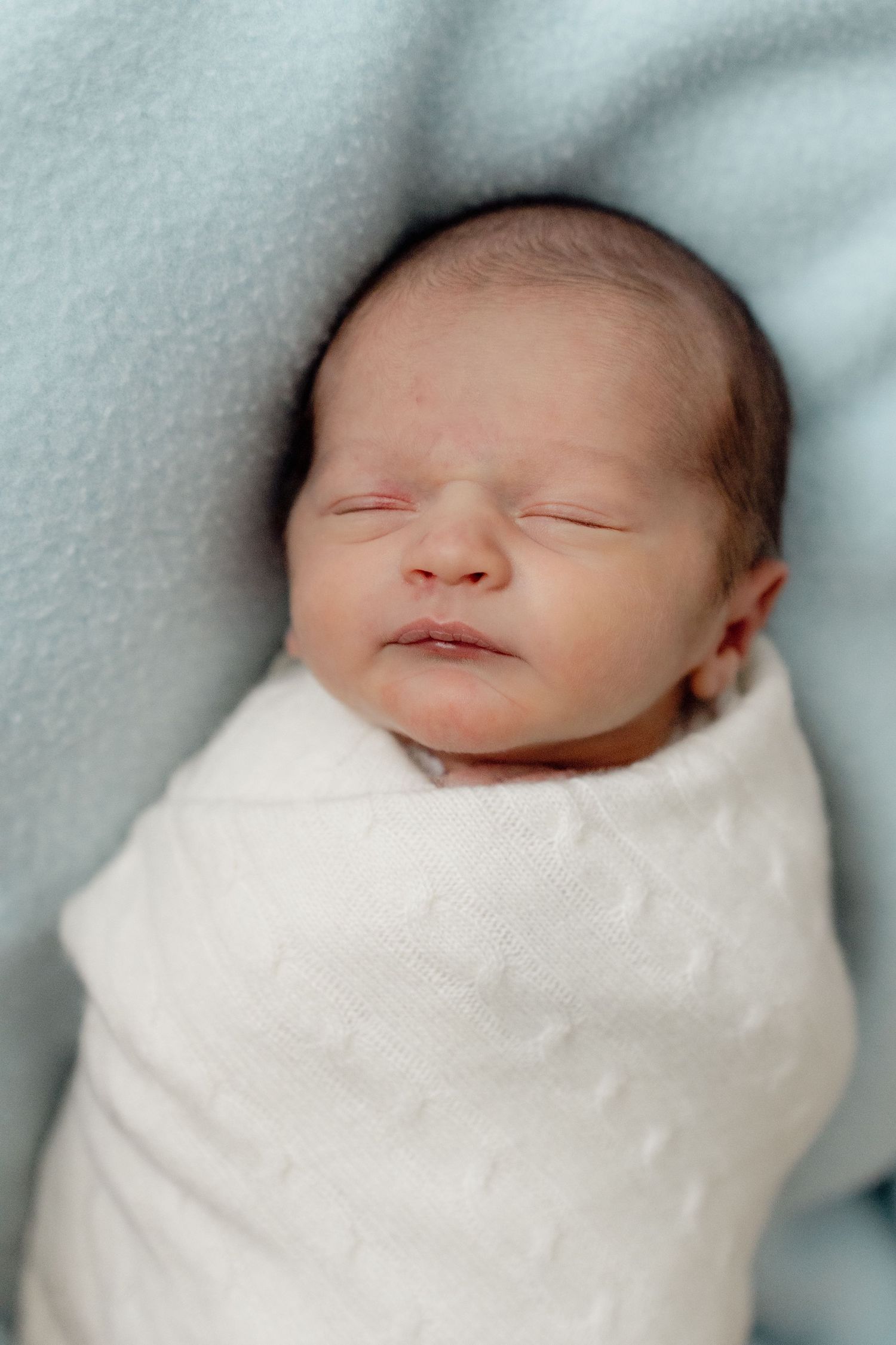 Newborn Lifestyle Session 
Pittsburgh Motherhood Photographer
Megan Bucci Photography, True to life color Photographer that serves Moon Two