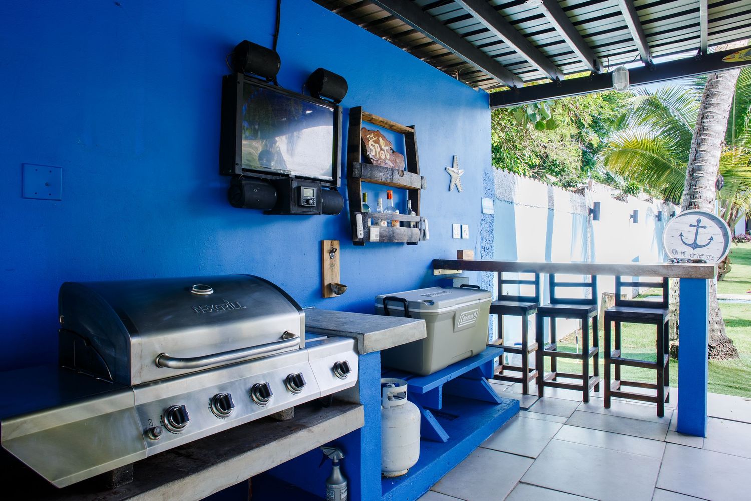 Real estate photography. Backyard covered patio area. Vega Baja, Puerto Rico.