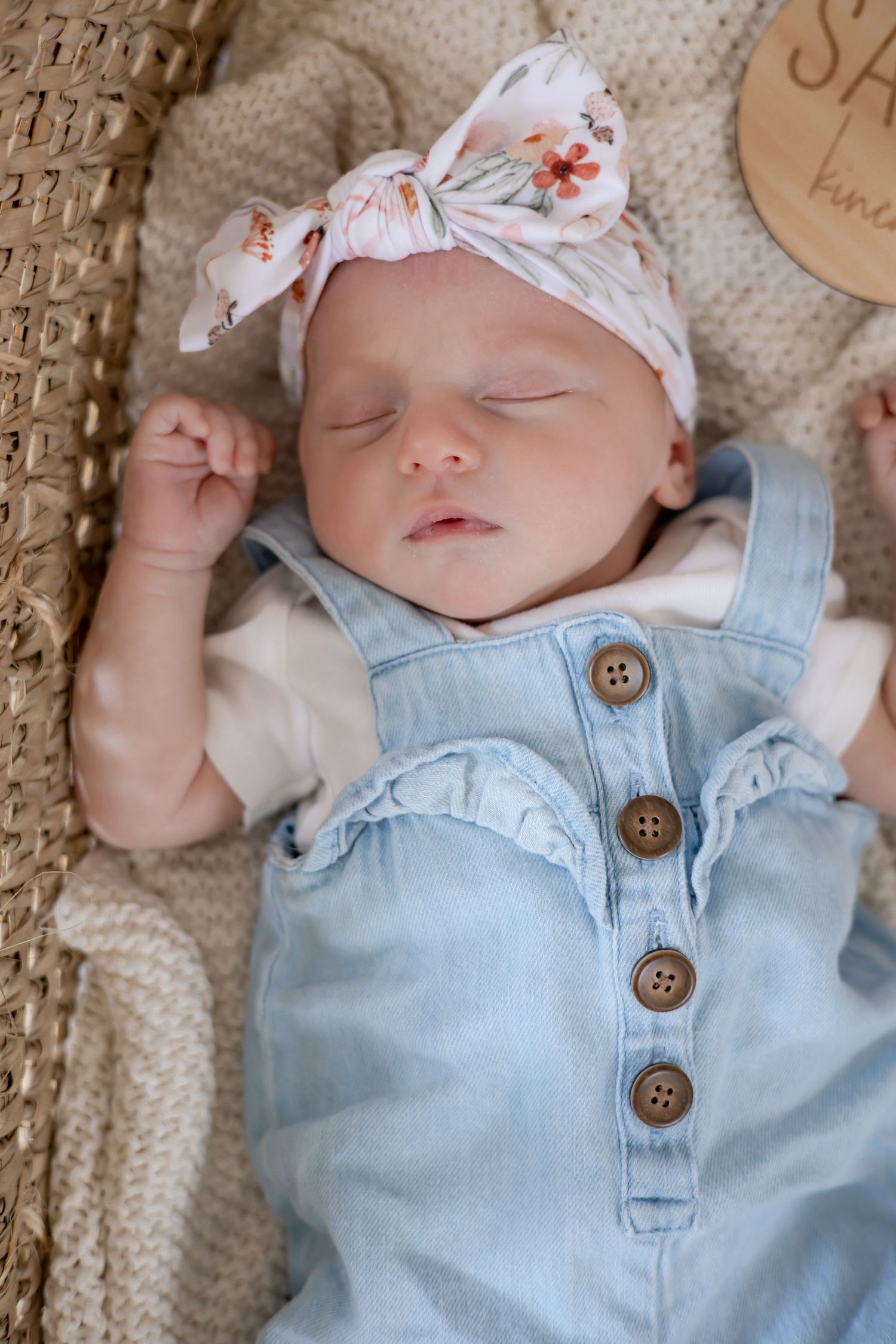 Waynesboro, VA newborn photographer capturing in-home lifestyle sessions. Cherish your baby’s first moments in the comfort of your own home.