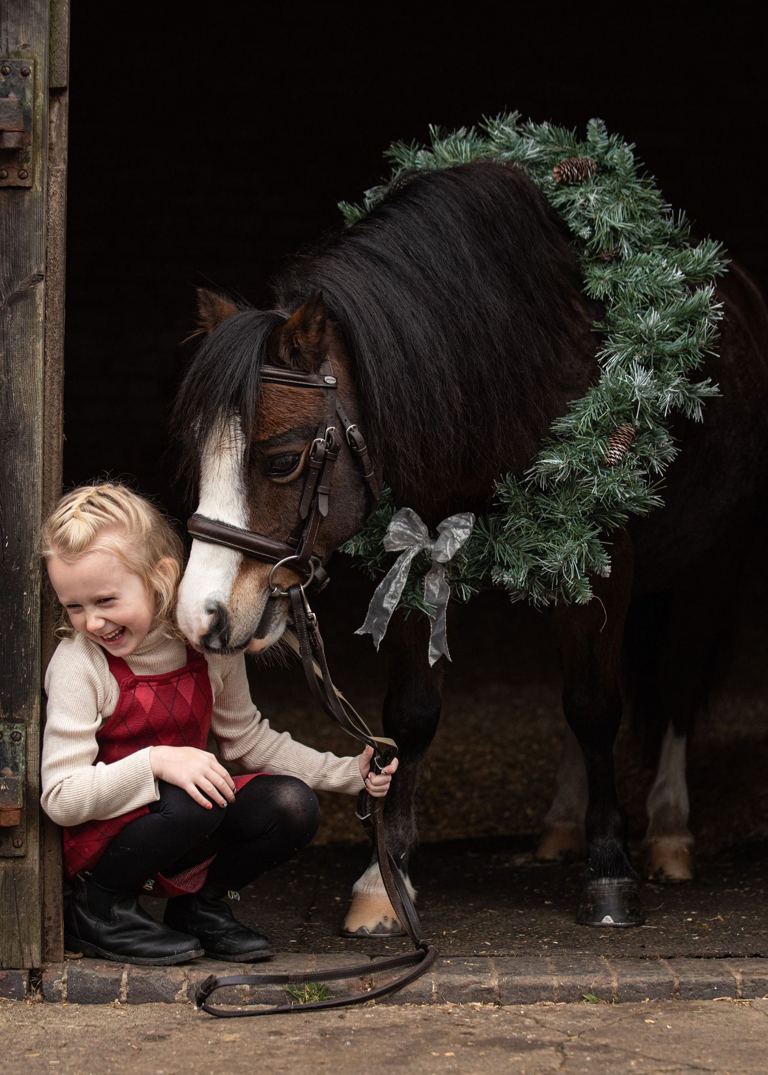 Pony Christmas photoshoot for children
Child and pony Christmas mini sessions
Equine Christmas photography
Family pony photoshoot Essex Hert