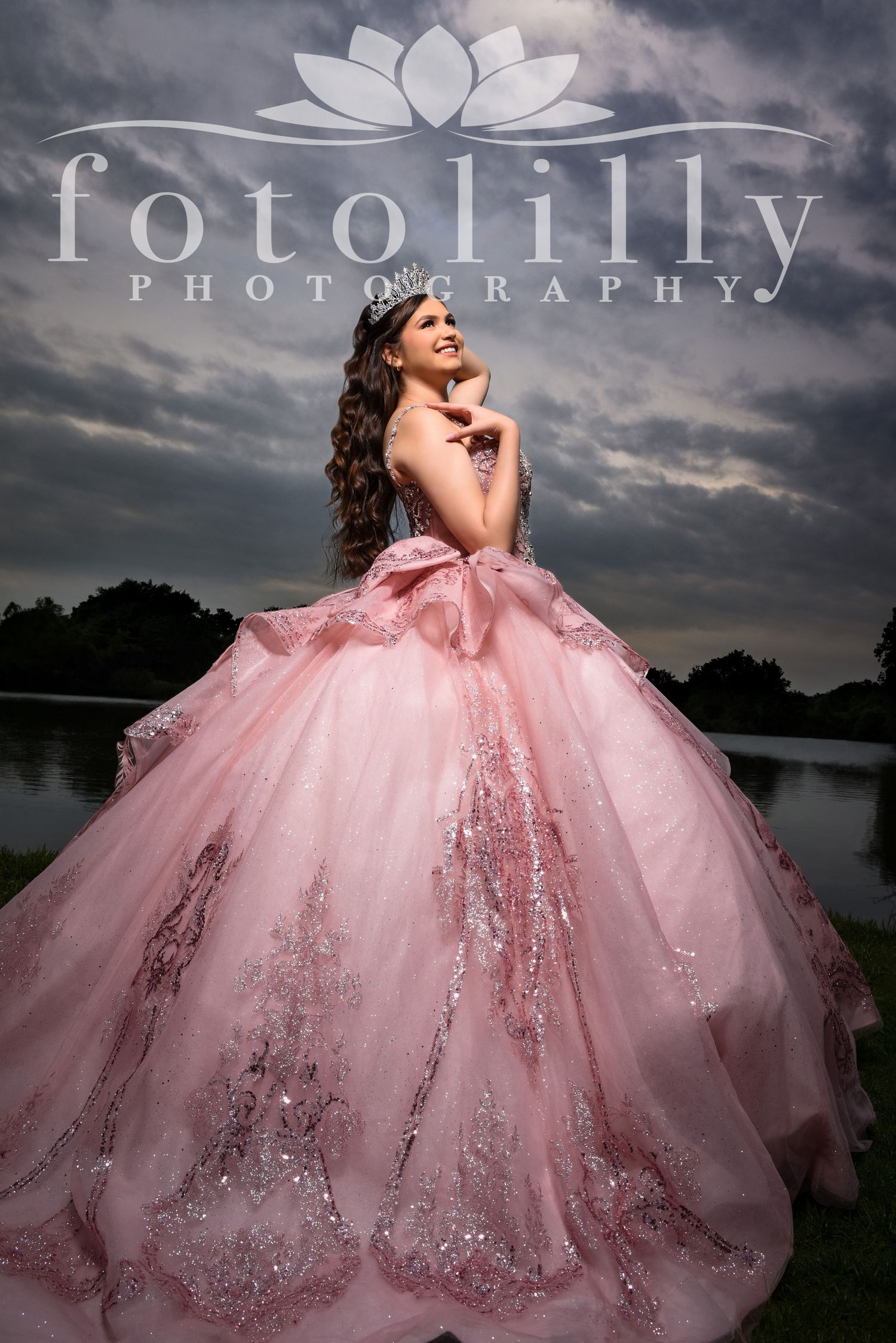 Top Dallas–Fort Worth quince photographer helping families plan beautiful portraits with expert location guidance and creative photography