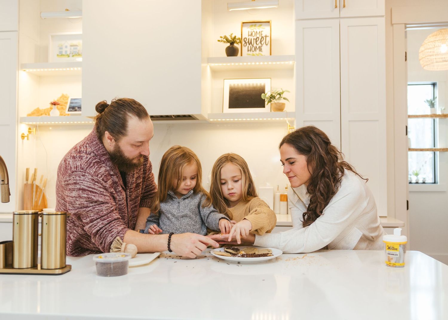 in home family photography winter richmond va cozy lifestyle at home newborn candid RVA Virginia portrait kids children Emily Butz M.photo