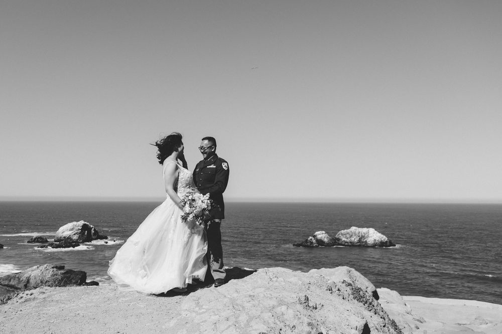 lands-end-wedding-portraits-on-coastal-rocks-couple