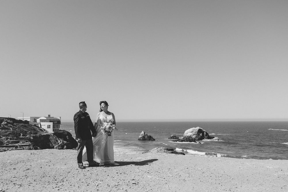 san-francisco-coastal-wedding-portraits-black-and-white